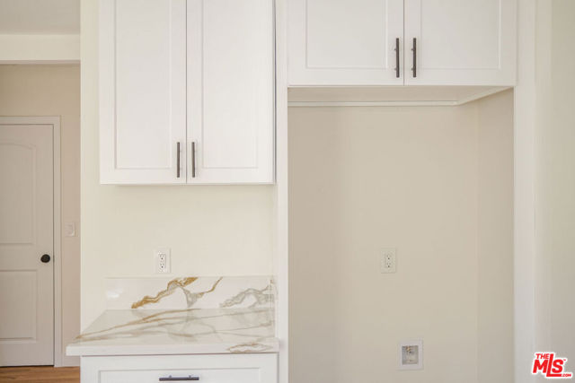 6006 2nd Avenue, Los Angeles CA: https://media.crmls.org/mediaz/a81359bd-4615-4dec-beac-014d8c4e6322.jpg