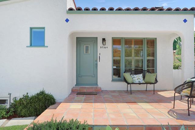 2764 Granville Avenue, Los Angeles CA: https://media.crmls.org/mediaz/a8145c91-afc8-439a-8b4b-24531393d097.jpg