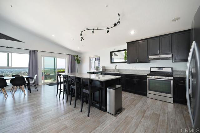 1656 Maria Avenue, Spring Valley CA: https://media.crmls.org/mediaz/a8147331-33ee-4048-8f01-b705093c86d5.jpg