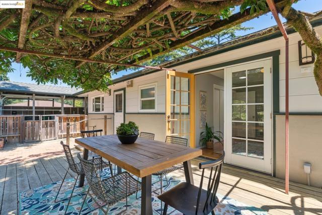 1023 Overlook Rd, Berkeley CA: https://media.crmls.org/mediaz/a814e3c2-d0ca-4667-90af-711a77995467.jpg