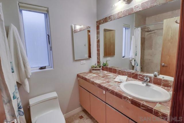 2318 Chalcedony St, San Diego CA: https://media.crmls.org/mediaz/a8153355-a089-4694-8007-45fc57ffe803.jpg