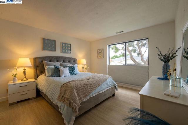 402 Laurel, Half Moon Bay, California 94019, 2 Bedrooms Bedrooms, ,2 BathroomsBathrooms,Condominium,For Sale,Laurel,41067718