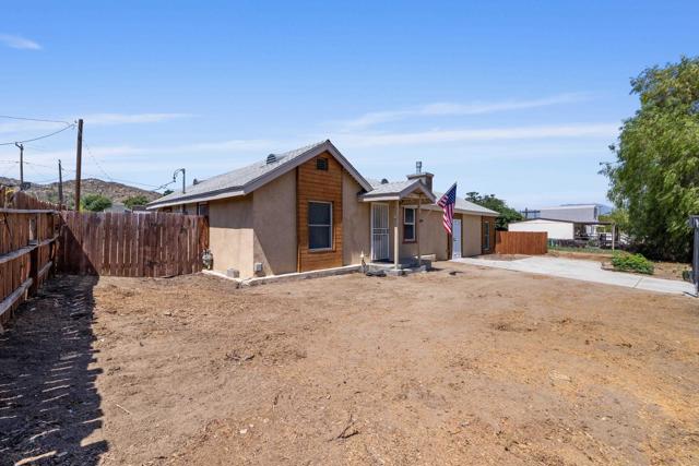 33916 Keith Avenue, Hemet CA: https://media.crmls.org/mediaz/a816fc8f-21ff-4c89-b08a-86ef28df3c00.jpg
