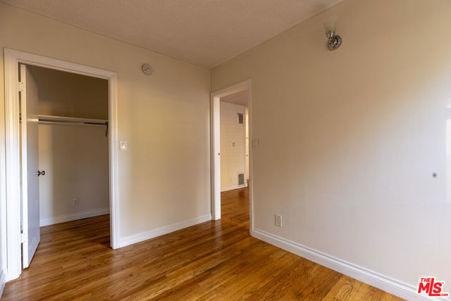 11131 ROSE Avenue, Los Angeles CA: https://media.crmls.org/mediaz/a8171156-c8bd-42d3-a098-f3c7e3bf71e5.jpg