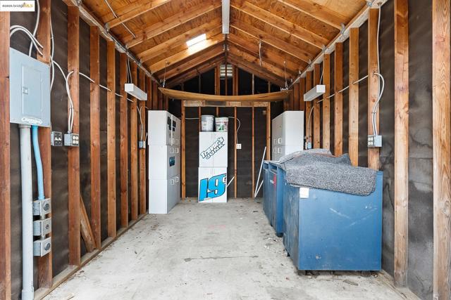 5130 Kegan Ln, Oakley CA: https://media.crmls.org/mediaz/a817e15a-ed5e-4ef8-9803-2c3c964988a4.jpg