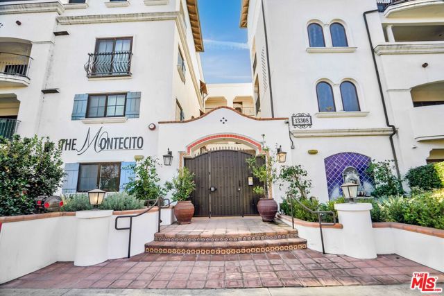 13308 Valleyheart Drive, Sherman Oaks CA: https://media.crmls.org/mediaz/a818cd5a-edc9-4490-b0bc-1b7500803c2f.jpg