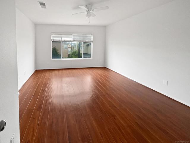 1393 Misty Ridge Pl, Chula Vista CA: https://media.crmls.org/mediaz/a81940f1-fb8d-44c6-baec-ba4ecb2cfa68.jpg
