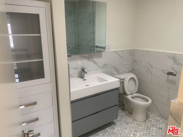 4561 Alla Road, Marina del Rey CA: https://media.crmls.org/mediaz/a81a2a4e-1d32-4063-b42a-72c1b1e75ae4.jpg
