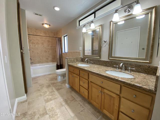 3432 Radcliffe Road, Thousand Oaks CA: https://media.crmls.org/mediaz/a81a3304-8e6c-4a0c-b32f-da9b44d05f29.jpg