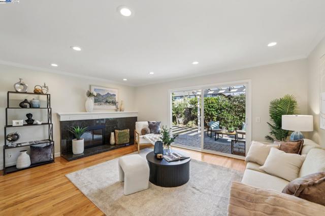 137 Cassandra Pl, San Ramon CA: https://media.crmls.org/mediaz/a81a6ea3-f8a1-4833-9f8b-96ccda5fc0f1.jpg