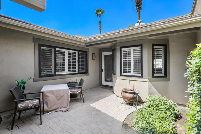 186 Running Springs Drive, Palm Desert CA: https://media.crmls.org/mediaz/a81b094b-a43c-4fcd-99d8-15b0bc1cc892.jpg