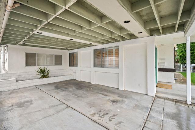 43419 Deglet Noor Street, Indio CA: https://media.crmls.org/mediaz/a81bcbf2-03d1-49fb-82d1-f1a148185aff.jpg