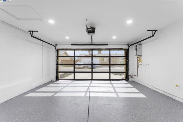 365 Monaco Ave, Union City CA: https://media.crmls.org/mediaz/a81c064e-4199-435e-885b-31740e36e931.jpg