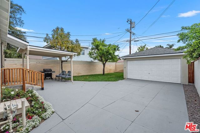 4231 Edenhurst Avenue, Los Angeles CA: https://media.crmls.org/mediaz/a81c401f-eb32-4951-a63d-5fb68ac2f349.jpg
