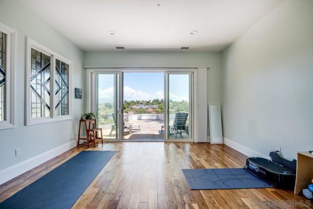 2860 Via Rancheros Way, Fallbrook CA: https://media.crmls.org/mediaz/a81c5f23-3630-40b6-820c-1c4fdc0ba605.jpg