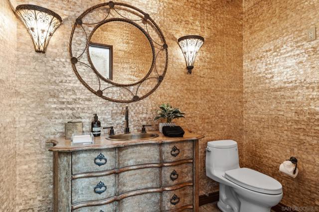 5653 Linea Del Cielo, Rancho Santa Fe CA: https://media.crmls.org/mediaz/a81f044c-9b7e-47fb-8ac1-4a1835a31b71.jpg