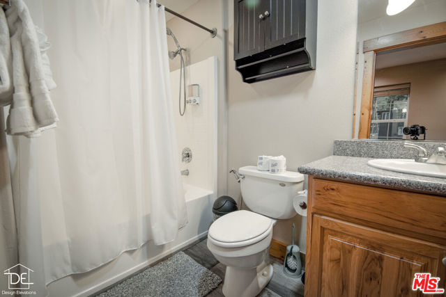 8732 Rainbow Avenue, Kings Beach CA: https://media.crmls.org/mediaz/a81f7707-ecce-4fd8-9034-83635f18e8b4.jpg