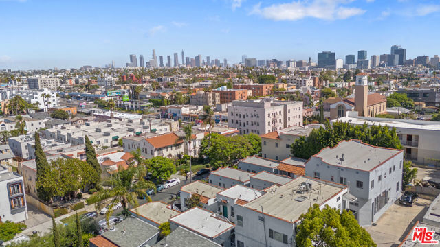 329 N Alexandria Avenue, Los Angeles CA: https://media.crmls.org/mediaz/a81fa9da-0ffa-43c1-b9fd-48699addbb5e.jpg