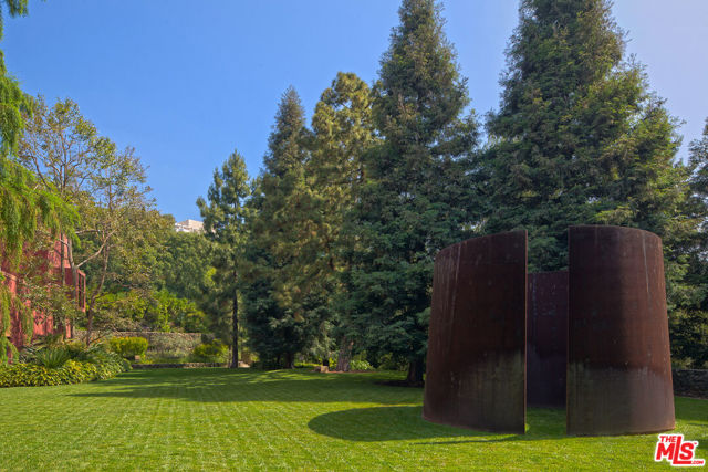 470 Layton Way, Los Angeles CA: https://media.crmls.org/mediaz/a81fdccc-493b-4de1-94bd-a5a46063aa8b.jpg