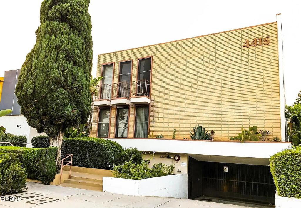 4415 Ambrose Avenue #10