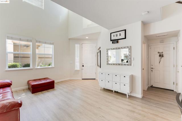 569 Primitivo Ct, Fairfield CA: https://media.crmls.org/mediaz/a81fffa5-b7f9-4de4-b7fb-3702e5eb88a7.jpg