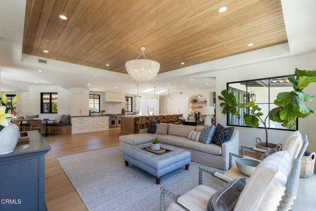 4435 Encinas Drive, La Canada Flintridge CA: https://media.crmls.org/mediaz/a820a6b5-dda7-47bf-b778-5559b10695d5.jpg