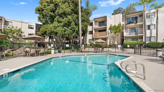 6780 Friars, San Diego CA: https://media.crmls.org/mediaz/a8214996-337f-4014-895a-48bdfa9c0d97.jpg