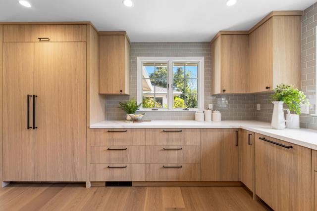1575 Kingswood Drive, Hillsborough CA: https://media.crmls.org/mediaz/a8226ef8-0d98-4157-8f40-1332ca8fc35e.jpg