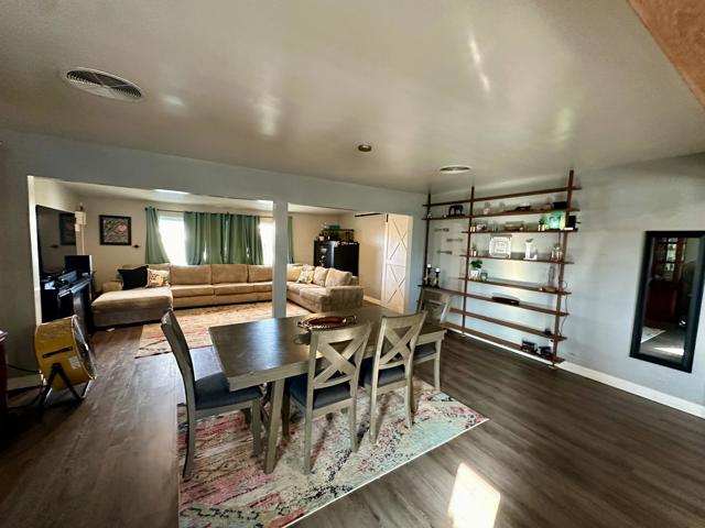 943 E Murphy Street, Blythe CA: https://media.crmls.org/mediaz/a82277c2-ff5c-467e-b8fd-892419c4868e.jpg