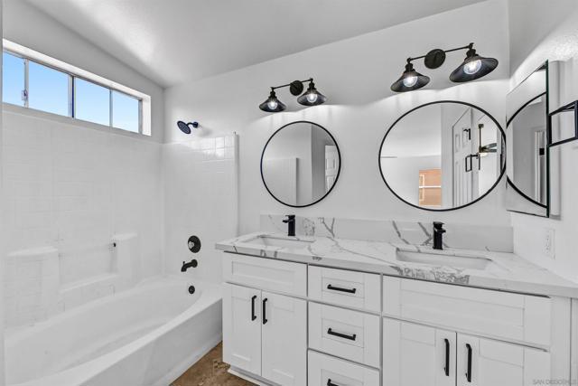 4871 Seascape Dr, Oceanside CA: https://media.crmls.org/mediaz/a82470d0-3637-4aee-a92f-b1f0cdbfa5bb.jpg