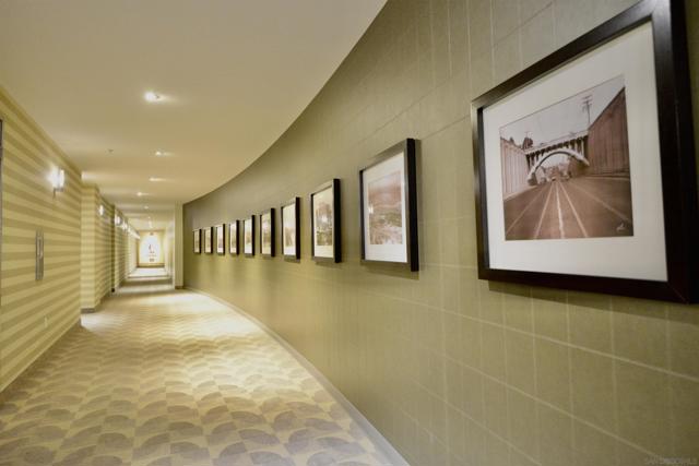 3812 Park Blvd, San Diego CA: https://media.crmls.org/mediaz/a8248beb-aabb-4647-a322-134a78016b09.jpg