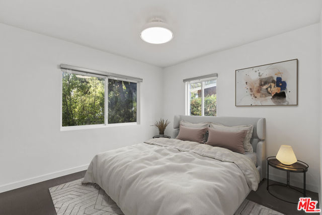 1434 24th Street, Santa Monica CA: https://media.crmls.org/mediaz/a825520a-9a37-421a-a4d6-fdd75a3f1901.jpg