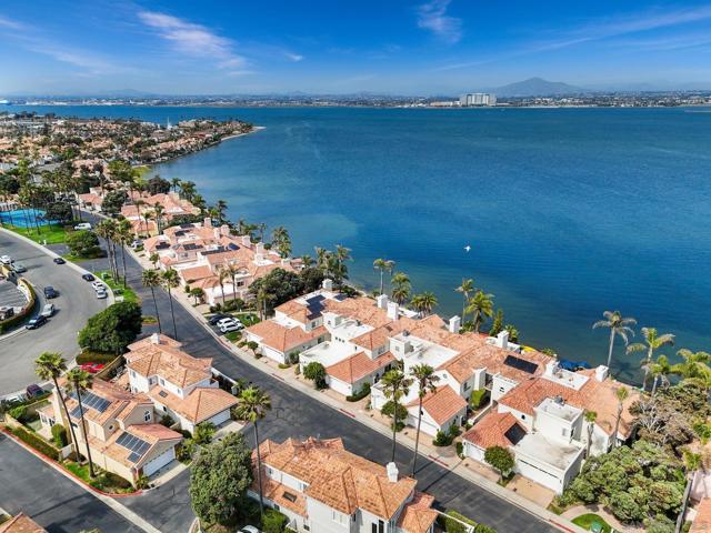 59 Tunapuna Ln, Coronado CA: https://media.crmls.org/mediaz/a8256e72-b675-400e-9912-a689a4a7f60f.jpg