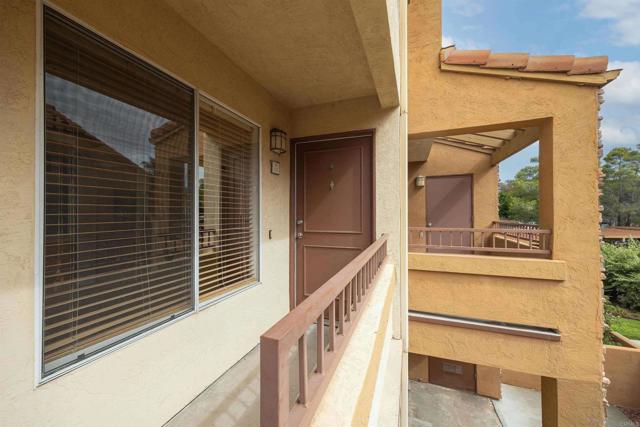 Detail Gallery Image 2 of 12 For 15353 Maturin Dr #115,  San Diego,  CA 92127 - 2 Beds | 2/1 Baths