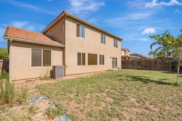 367 Sunburst Street, Los Banos CA: https://media.crmls.org/mediaz/a8260998-cc68-4e94-a171-6f1ec9a2a572.jpg