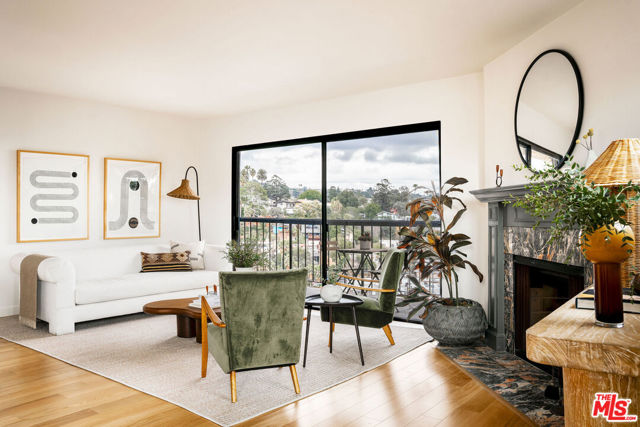3375 Descanso Drive, Los Angeles CA: https://media.crmls.org/mediaz/a82656f8-b597-410d-8c51-d509d52a4d8f.jpg