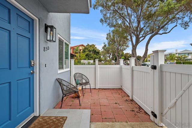 850 856 Olive Avenue, Coronado CA: https://media.crmls.org/mediaz/a826a710-d1be-4d28-8a5d-8c16eb2d8026.jpg