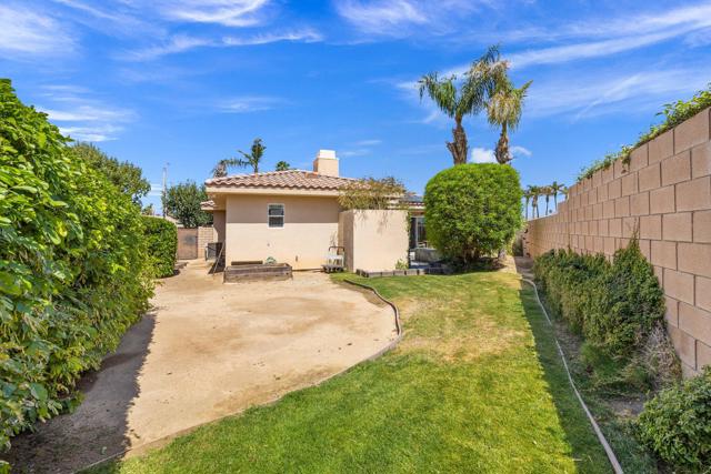 44476 Hazel Canyon Lane, Palm Desert CA: https://media.crmls.org/mediaz/a8271596-3e0a-44fc-9d8e-a84e50c34b00.jpg