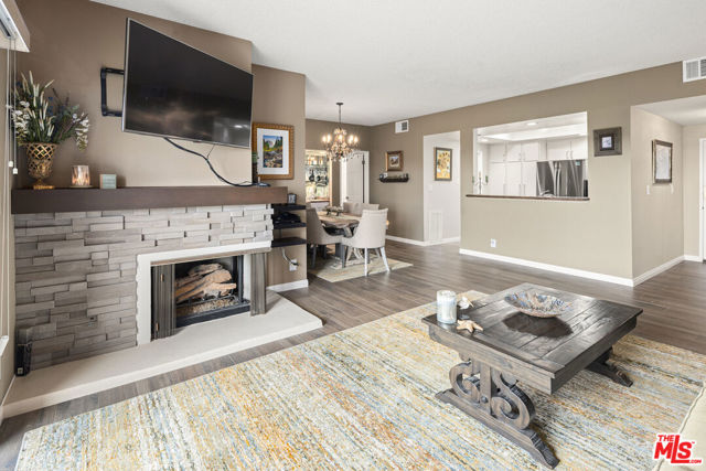 8180 Manitoba Street, Playa del Rey CA: https://media.crmls.org/mediaz/a8274f48-d522-44c4-9206-cd0ae36a9c33.jpg