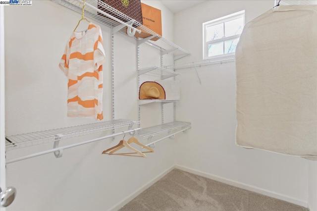 3989 Strafford Ct, Dublin CA: https://media.crmls.org/mediaz/a827b401-b540-4eb7-80d5-6f707e5be21a.jpg
