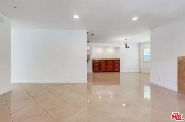 687 Mount Carmel Drive, Claremont CA: https://media.crmls.org/mediaz/a827b848-0014-4fe0-bf3e-32fa82d007a9.jpg
