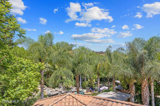 421 Whitegate Road, Thousand Oaks CA: https://media.crmls.org/mediaz/a827c23a-a74b-4b4a-86ae-fca45291a757.jpg