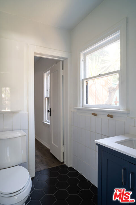 2206 Avon Street photo 14