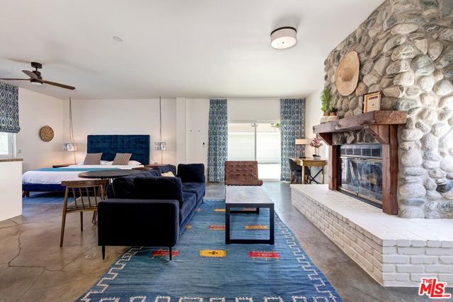 4417 Campbell Drive, Los Angeles CA: https://media.crmls.org/mediaz/a8280667-e8de-464e-b4e8-5e70ba7c2648.jpg