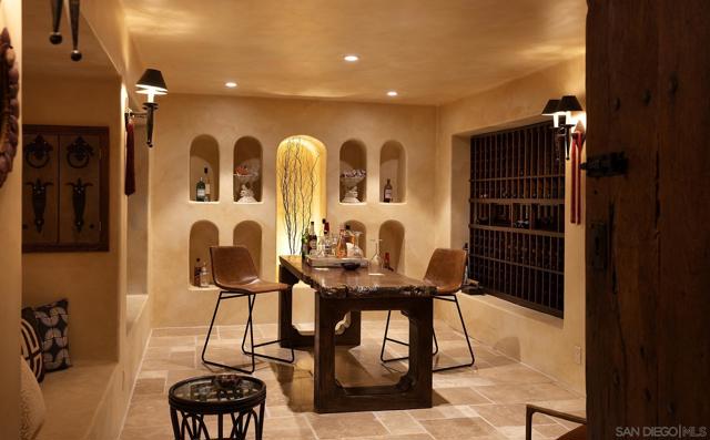 6977 Las Colinas, Rancho Santa Fe CA: https://media.crmls.org/mediaz/a8281fc5-2ff6-4894-91cb-38b0c14bbb73.jpg