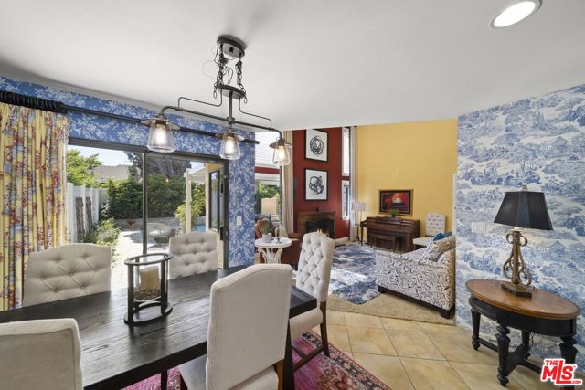 25685 Lupita Drive, Valencia CA: https://media.crmls.org/mediaz/a8283416-623f-4e6a-8b1e-bdbf42846c2c.jpg