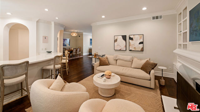 10364 Almayo Avenue, Los Angeles CA: https://media.crmls.org/mediaz/a828d49f-85d4-4bb1-97eb-0d418ed4d35b.jpg