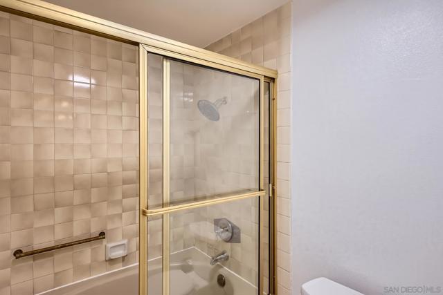 4012 Nobel Dr, San Diego CA: https://media.crmls.org/mediaz/a8296a99-025d-484c-a84f-5f83734976a1.jpg