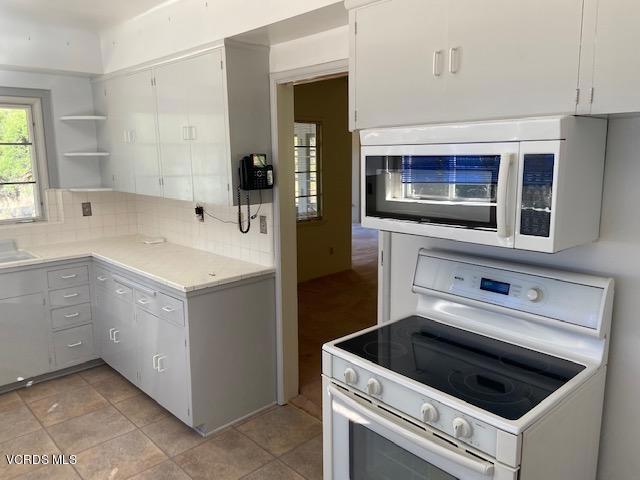16350 Maricopa Highway, Ojai CA: https://media.crmls.org/mediaz/a8298a06-88fe-4430-85ab-8d377cb99afc.jpg