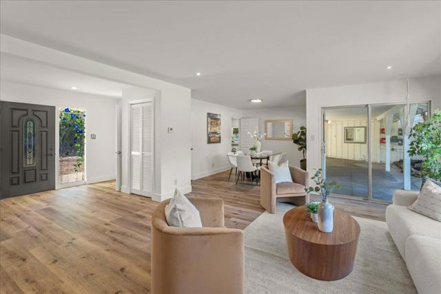 12272 Windsor Court, Los Altos Hills CA: https://media.crmls.org/mediaz/a8299271-66f7-489d-aa64-a491bf43f049.jpg